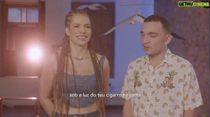 Vanessa da Mata Instagram - 🌞“Não preciso que me digam De que lado nasce o sol Porque bate lá meu coração” Comentário a Respeito de John (Belchior / José Luiz Penna) Feat. @joaogomescantor Assista ao clipe completo no youtube.com/vanessadamata #VemDoce #VanessadaMata #JoãoGomes #comentarioarespeitodejohn