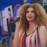Vanessa da Mata Instagram - Homenagem à eterna @galcosta que completaria hoje 78 anos 🌹 Salve Gal! Gal sempre foi uma referência de voz natural, voz de uma beleza sem tamanho. Feminina e forte como a mulher brasileira. Durante o intervalo do programa Altas Horas (2021), Vanessa aproveitou para testar o microfone cantando “Nada Mais (Lately)”, canção de #StevieWonder com versão de @ronaldubas18, que ficou eternizada na voz de @galcosta. Vídeo: @globoplay #EquipeVDM #VanessadaMata #NadaMais #GalCosta #gal78