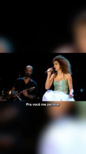 Vanessa da Mata Instagram - O #TBT de hoje traz a música “Um dia, Um Adeus”, composição do grande @guilhermearantesoficial, gravada no DVD “Vanessa da Mata: Multishow Ao vivo em Paraty” em 2008. #VanessadaMata #MultishowAoVivo #Paraty