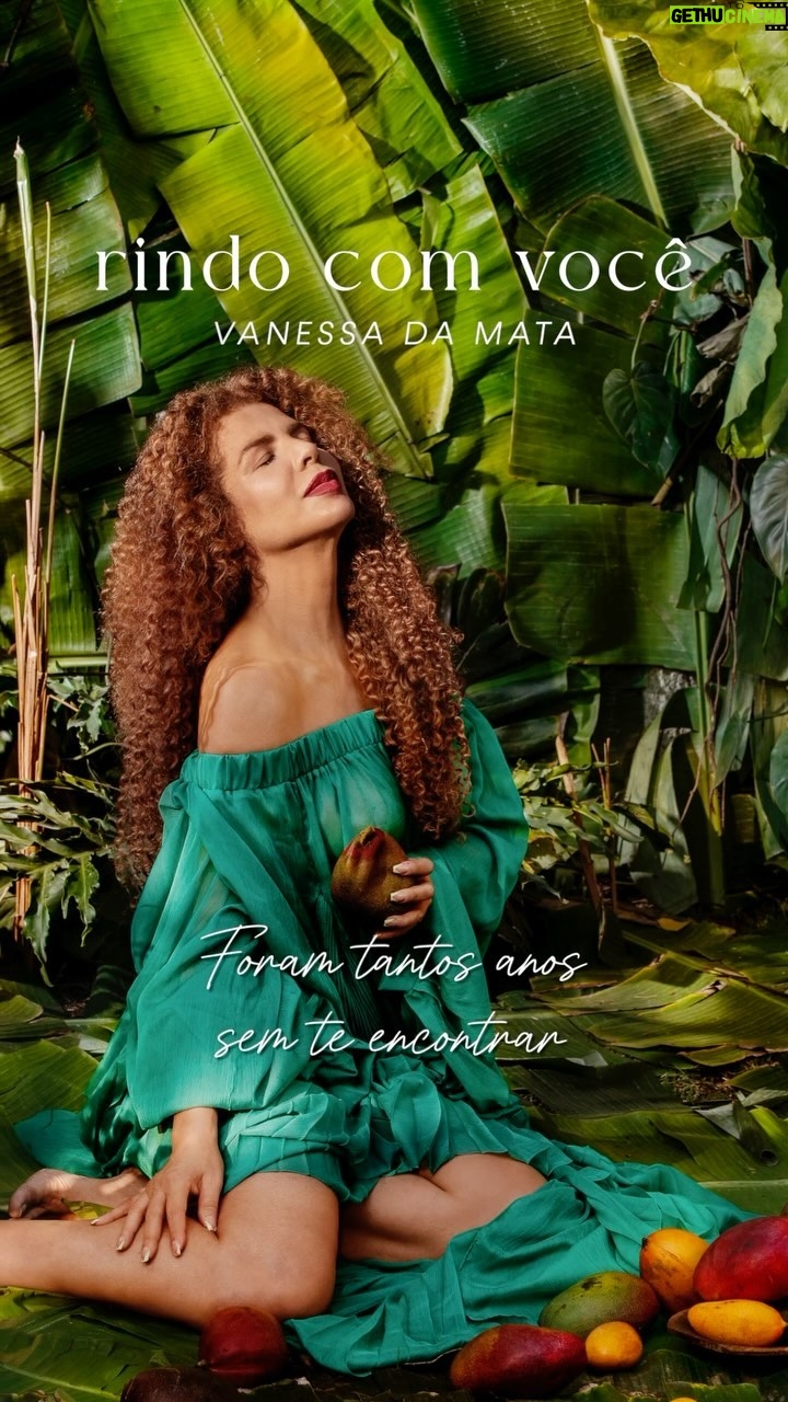 Vanessa da Mata Instagram - 🎵📲 Você já adicionou “Rindo com você” na sua playlist? Deixem aqui nos comentários o nome da playlist de vocês e a plataforma! 🥭Quem ainda não ouviu “Rindo Com Você” corre na sua plataforma de streaming favorita ou no YouTube! #VanessadaMata #VemDoce #Rindocomvocê #EquipeVDM