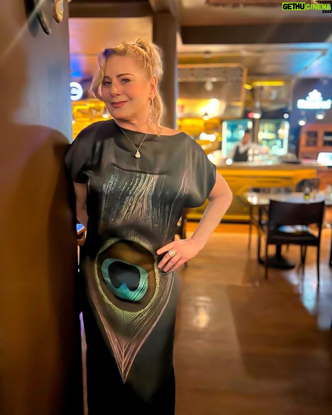 Vera Fischer Instagram - . Bom dia amores 🩵 Mais uma semana de alegria e sucesso com nossa peça em São Paulo 🎭 🏙️🩵🌃🩵🏙️🩵🌃🩵🏙️ Público maravilhoso, amigos queridos, fãs carinhosos, sempre nos prestigiando. Esperemos que continue assim 🙌🏼 Muito obrigada e uma ótima segunda-feira 🫶 Sua Vera