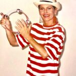 Vera Fischer Instagram - 🎉Amores meus 🎶 📷 Uma foto de um desses carnavais... O meu Carnaval esse ano será no palco, 🎭no @teatrorenaissance Como será o Carnaval de vocês? Me contem...🦻