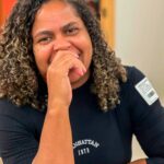 Vera Fischer Instagram - . 🤍Amores 🤎 Hoje é dia de homenagear à querida Tiane @tianesilv ❤️ nossa gloriosa camareira de #quandoeuformãequeroamardessejeito , que também é responsável pela montagem do cenário, veste os atores na velocidade da luz 💥 ajuda no som e faz coisas incríveis dentro de uma companhia de teatro 🎭 Tiane é genial! Hoje é seu aniversário 👏🏼👏🏽 e desejo o melhor dos mundos 🌎com saúde, paz, amor e felicidade e mais e mais 🎉🎂🥂🎈🎈🎊 minha amiga. Obrigada pela sua dedicação ao teatro. E ❤️obrigada a todos os nossos companheiros nessa peça 🙌🏼 Beijos beijos Dessa sua 😘❣️Vera