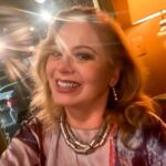 Vera Fischer Instagram - . ✨🍷 IN VINO VERITAS✨ Uma deliciosa terça-feira pra todos Beijos 🍇 Com gostinho de uva Sua Vera