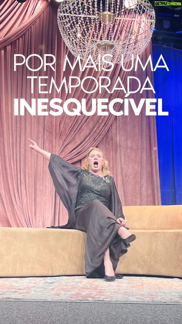 Vera Fischer Instagram - Sextou Meus amores!❤️❤️❤️❤️❤️❤️❤️ Que alegria! Que sucesso! 👏🫶👏🫶 Obrigada equipe! Obrigada São Paulo! Vem Banguuuuuuuuuuu! 🥰😍😘 Teatro Bangu Shopping