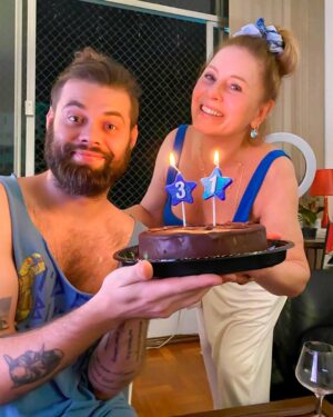 Vera Fischer Instagram - .
Sextou 🎂
Ainda sobre o niver de Gab’s 😘
Quanto amor ❤️❤️❤️❤️❤️❤️❤️
Felicidades meu filho 🍀Vida longa 🙏