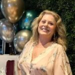 Vera Fischer Instagram - 🎉🥳 🧁🍭🎁 Um presente poder comemorar 72 anos com pessoas queridas! 🎂🍡🍥🎈 Obrigada @tharynntombini e a toda a equipe da @temakeria.rio pelo cuidado e delícias! 😋😘❤️ Temakeria e Cia Jardim Botânico