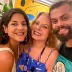 Vera Fischer Instagram - . Sabadou 💙💛 Pré/Birthday Avec Family 💐 Gab’s e Lê @leticiacatala 🦋🐥🐝💫🥂🎉 Lindo sábado pra vcs todos Sua Veríssima