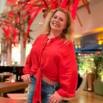 Vera Fischer Instagram - . Segundou com Paixão ♥️Vermelho 🌹Red 🍷Rouge 🔴 Rot 🍒 Rosso 🌶️ Rojo Um lindo início de semana pra todos nós com muchos Besitos 💋 Dessa sua vermelhinha 🍎Vera