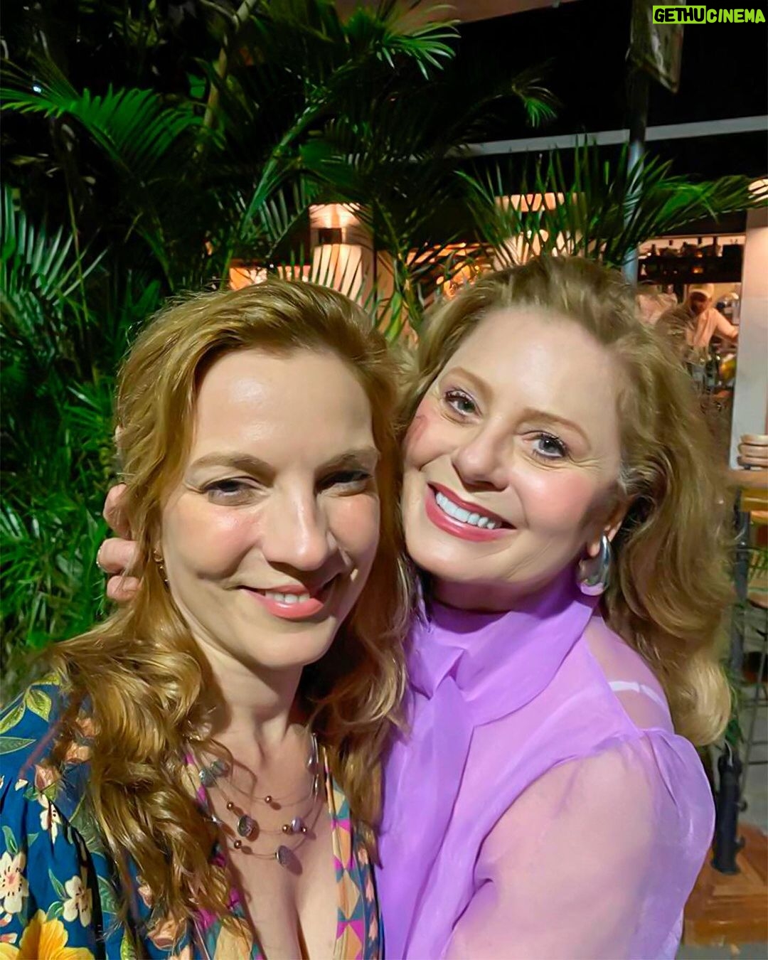 Vera Fischer Instagram - . Sextou π πNiver de @martaparet ππ₯πππ Amigos! Amigos! Amigos! Happy Birthday βοΈ Linda sexta-feira pra todos vocΓͺs Dessa sua Vera π¦