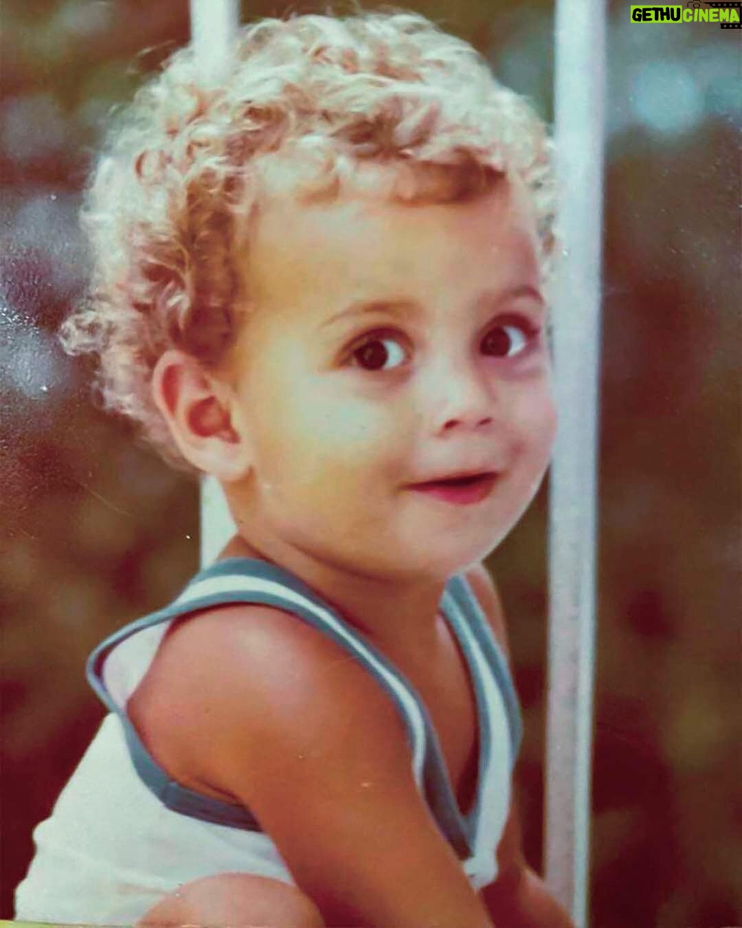 Vera Fischer Instagram - . Rafaelinha 💓 1 ano e 9 meses —🌸 No sítio em Xerem, com seu irmão #rodrigomehler 🙏🏻 e com um amiguinho chamado Manuel… e com a mam’s 🥰🥰 1980