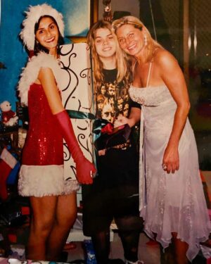 Vera Fischer Instagram - .
Amados ♥️
Véspera de Natal 🎅 
NATAL 🎄🎄🎄
Passado
Presente 
♥️ Sempre com muito amor e alegria 🥰⭐️☃️
Filhos, amigos 🙌
Paz e esperança 🫶
♥️♥️♥️♥️♥️♥️♥️
#gabrielfischer
#rafaelafischer
#norisbarth
#fernandabarth
@pocah