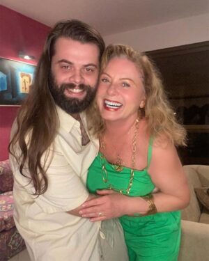 Vera Fischer Instagram - .
🎉 Hoje é Dia Dele 🎊
❤️ Gabrielzinho ❤️
Muita saúde, paz, sucesso e toda felicidade que houver no mundo, meu filho amado 🥰
Te amo ♾️
🙌♐️🙌♐️🙌♐️🙌