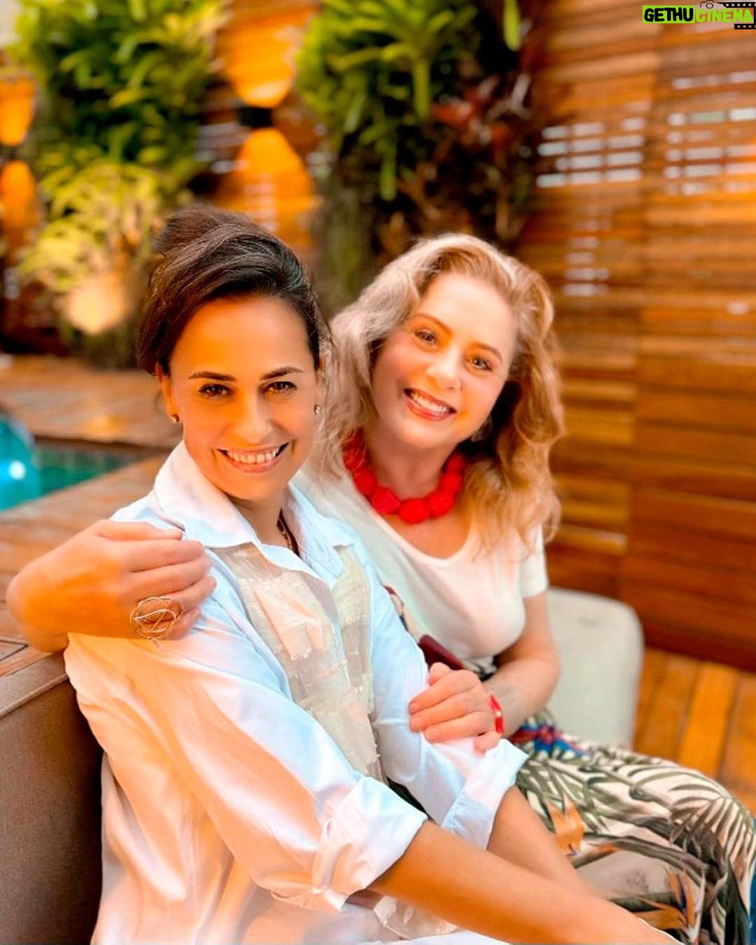 Vera Fischer Instagram - . ❣️Amizade ❣️ Bem mais precioso que nos conforta e nos faz vibrar. Viva a Amizade ! 🌿🌹🌿🌹🌿🌹🌿🌹🌿🌹 Uma terça-feira repleta de carinho pra todos vcs V❤️E❤️R❤️A