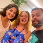 Vera Fischer Instagram - . Sabadou 💙💛 Pré/Birthday Avec Family 💐 Gab’s e Lê @leticiacatala 🦋🐥🐝💫🥂🎉 Lindo sábado pra vcs todos Sua Veríssima