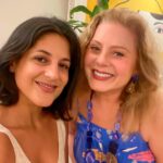 Vera Fischer Instagram - . Sabadou 💙💛 Pré/Birthday Avec Family 💐 Gab’s e Lê @leticiacatala 🦋🐥🐝💫🥂🎉 Lindo sábado pra vcs todos Sua Veríssima