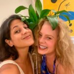 Vera Fischer Instagram - . Sabadou 💙💛 Pré/Birthday Avec Family 💐 Gab’s e Lê @leticiacatala 🦋🐥🐝💫🥂🎉 Lindo sábado pra vcs todos Sua Veríssima