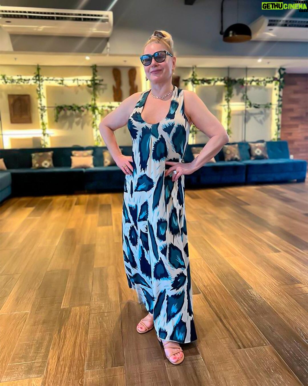 Vera Fischer Instagram - . 💙 Amores 💙 Que o sábado seja de alegria e tranquilidade. Dêem-se as mãos e se abracem 🫂 Muita paz, muito amor e muita serenidade.🧿 🧿 É o que a sua Vera deseja pra todos vcs 🙌