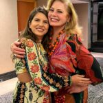 Vera Fischer Instagram - . Amores 🧡💐 Muita gratidão pelo sucesso em São Paulo, e pelos amigos 👯‍♂️ que nos encheram de carinho e presentes 🎁 Merci @chezamis.bistro 🍷 Voltaremos breve São Paulo 🚀🚀🚀 Aguardem Beijão dessa sua sempre 🧡Vera