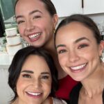 Veronica Merrell-Burriss Instagram - 🚨Stop your scrolling - New collab alert! 🚨Watch our Pro vs Noob Cake Pop Art challenge featuring the one and only @rosannapansino on YouTube.com/MerrellTwins