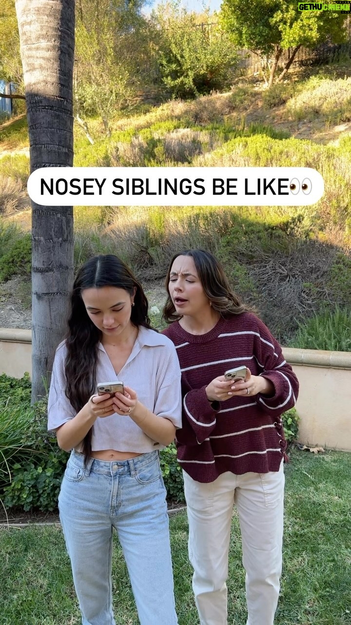 Veronica Merrell-Burriss Instagram - Are you the nosey sibling?😋