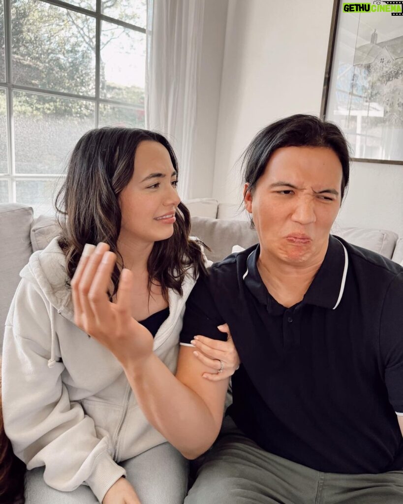 Veronica Merrell-Burriss Instagram - What in the world🤨 Roni just put lipgloss on (IYKYK) 🤣💄💋
