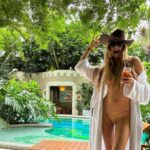 Victoria De Angelis Instagram - 🤠