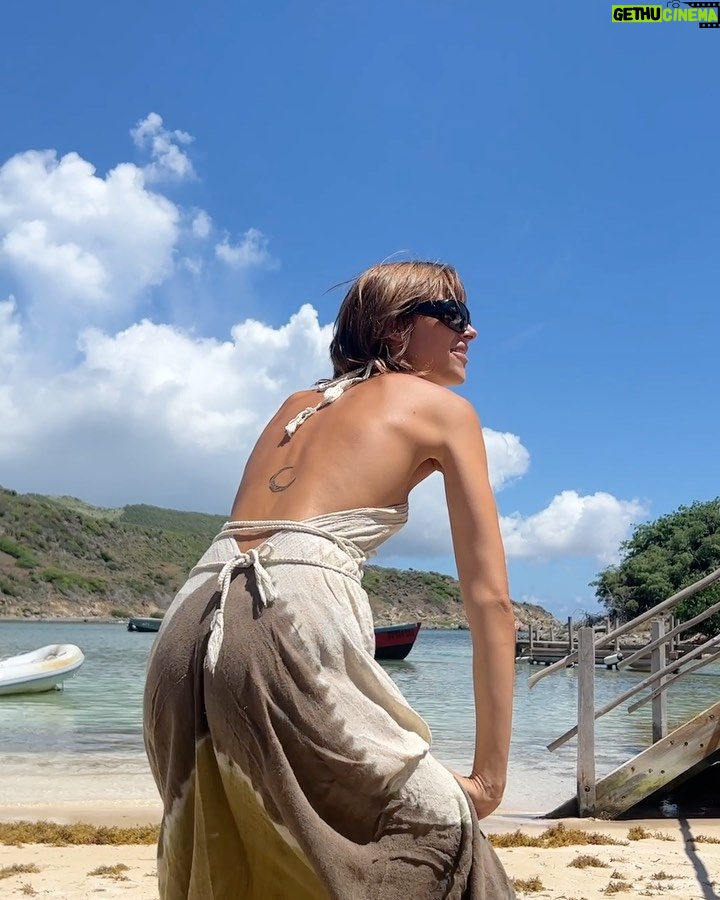 Victoria De Angelis Instagram - Puxxy stuntingđź’–