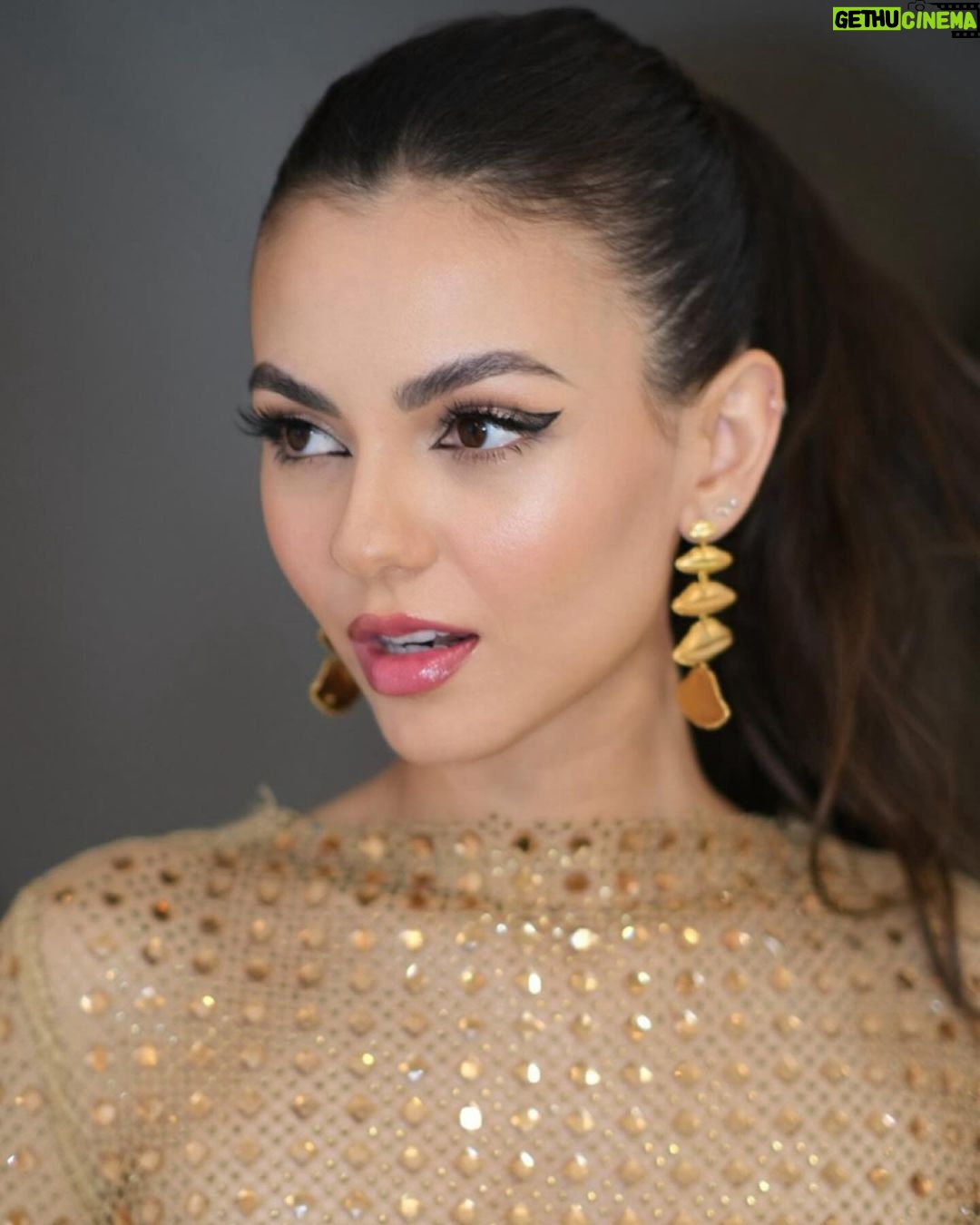 Victoria Justice Instagram - The other night 🖤 Hair/make up: @makeupwithlusine Styled by: @madisonguest You guys killed this, I love you, thank you 🙏🏼