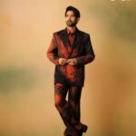 Vikrant Massey Instagram – “Men are finally starting to feel like it’s okay to be vulnerable—that we can cry our heart out if we want to,” says #VikrantMassey, according to whom the modern, quintessential man is far more sensitive today. 

Read #VikrantMassey’s exclusive #GQHype interview, at the link in bio and at gqindia.com

On Vikrant: Suit and shirt by Countrymade (@countrymade_in); Shoes by Christian Louboutin (@louboutinworld)

#GQChangeIsGood #GQCover