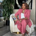 Vivica A. Fox Instagram - GM Dawlings! FUNTIMES @netflix premiere of #SHIRLEY with AMAZING sister producers @iamreginaking @reinaking11 The QUEENS were out in full support! GREAT to see QUEENS @niecynash1 @malika_andrews @gammynorris Rocking @alexperryofficial suit Thanks @laila_dar79 @alexandermcqueen shoes @judithleiberny bag @bigothejeweler Vivica necklace @candyicejewelry earrings Makeup @chenoarunningfox Hair @kenyaonhair #LifeIsGood #GodIsGood #Blessed #Respect #GurlPower #VivicaFoxHair #TeamVivica #TeamFox #MyGrindDontStop #LegitimateCareers #BossMoves #LoveWins #Actress ##Producer #Director #WOMENSHISTORYMONTH #FILMLIFE #ClassicBadChicks 🔥👸🏽🎬🤑🔥