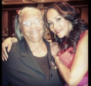 Vivica A. Fox Instagram - GM Dawlings! Join me in wishing my BEAUTIFUL Mom "Ms Everylena Fox" a HAPPY BLESSED 88TH BIRTHDAY! From your children @sugiefw54 @marv_fox #Sandy @msvfox Ya Grandchildren, Great Grandchildren ,Family & Friends  ALL wish u a very happy born day! LUVS YA TONS QUEEN! #LifeIsGood #GodIsGood #Blessed #Respect #GurlPower #VivicaFoxHair #TeamVivica #TeamFox #MyGrindDontStop #LegitimateCareers #BossMoves #LoveWins #Momma #Family1st #FoxFamilyStrong #ClassicBadChicks 🔥👸🏽🎂🦊🔥