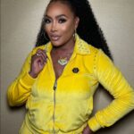 Vivica A. Fox Instagram - GM Dawlings! #AboutLastNite with my family @Pacers game! THEY WON! Honored to do #REVVEDUP to get the crowd hyped! FUNTIMES w da fam @marv_fox #MylesRyan @sharday_aleciia @aleoslyfe @vanelisasproducti @rozalinaginger @foxxahmilly #Derrick #Sheila #Boo-boo #Sherika & more Rocking @philipppleinofficial tracksuit @jimmychoo timbs @bigothejeweler Fox necklace @candyicejewelry hoops Makeup @nadjj_symone Hair @kenyaonhair #LifeIsGood #GodIsGood #Blessed #Respect #GurlPower #VivicaFoxHair #TeamVivica #TeamFox #MyGrindDontStop #LegitimateCareers #BossMoves #LoveWins #Suitelyfe #Balling #NAPTOWNFINEST #FAMILY1ST #FOXFAMILYSTRONG #CLASSICBADCHICKS 🔥🖤💙💛🤴🏾👸🏽🤑🏀🔥 Indianapolis, Indiana