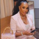 Vivica A. Fox Instagram – GM Dawlings! Day #1 press day SLAY for my Directorial Feature Film Debut “1st Lady Of BMF The Tonesa Welch Story” only on @betplus Thurs Oct 5th! Much LUV to @abcgma3 & FAB Host @demarcomorgan @eriellereshef @doctor.darien & @newyorklivetv @sara_gore Great seeing beauty @elizabethhurley1 Director @siobhanfallonhogan Rocking @cinqasept suit @Versace shoes & bag Thankx @lailasaghian @candyicejewelry Makeup @laniecekingmua Hair/Pix @_esbi3 #LifeIsGood #GodIsGood #Blessed #Respect #GurlPower #VivicaFoxHair #TeamVivica #TeamFox #MyGrindDontStop #LegitimateCareers #BossMoves #LoveWins #Hosts #FILMLIFE  #Directors #ClassicBadChicks 🔥🖤💖🤑🎬👸🏽🔥 New York City