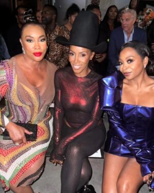 Vivica A. Fox Instagram - GM Dawlings! #AboutLastNite Day #4 SLAY for da SEXY & AMAZING @laquan_smith #NYCFASHIONWEEK fashion show! CONGRATS MY BROTHA U DID IT! FUNTIMES w da FAB @juneambrose @breshawebb @altonmason & @pjtucker Video by @abjcoleman Rocking @mewmews.fashion dress @renecaovilla shoes @philipppleinofficial bag @candyicejewelry Makeup @laniecekingmua Hair/Pix @_esbi3 #LifeIsGood #GodIsGood #Blessed #Respect #GurlPower #VivicaFoxHair #TeamVivica #TeamFox #MyGrindDontStop #LegitimateCareers #BossMoves #LoveWins #SUPPORTBLACKDESIGNERS #ClassicBadChicks 🔥🖤💙💖🤴🏾👸🏽🤑🥂🔥