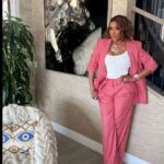 Vivica A. Fox Instagram - GM Dawlings! FUNTIMES @netflix premiere of #SHIRLEY with AMAZING sister producers @iamreginaking @reinaking11 The QUEENS were out in full support! GREAT to see QUEENS @niecynash1 @malika_andrews @gammynorris Rocking @alexperryofficial suit Thanks @laila_dar79 @alexandermcqueen shoes @judithleiberny bag @bigothejeweler Vivica necklace @candyicejewelry earrings Makeup @chenoarunningfox Hair @kenyaonhair #LifeIsGood #GodIsGood #Blessed #Respect #GurlPower #VivicaFoxHair #TeamVivica #TeamFox #MyGrindDontStop #LegitimateCareers #BossMoves #LoveWins #Actress ##Producer #Director #WOMENSHISTORYMONTH #FILMLIFE #ClassicBadChicks 🔥👸🏽🎬🤑🔥