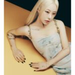 Wheein Instagram - - 데뷔 첫 정규 앨범 로 컴백한 휘인의 진심을 담은 인터뷰는 11/12월호와 공식 홈페이지에서 볼 수 있습니다. 에디터 | 조진혁 사진 | 채대한 헤어 | 박민주 메이크업 | 정은우 스타일링 | 현국선 - #휘인 #정휘인 #WHEEIN #IN_the_mood @whee_inthemood