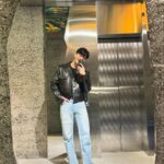 Wi Ha-jun Instagram - 가로수길 나들이