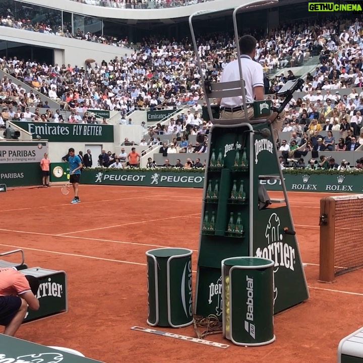 Woody Harrelson Instagram - If u arent watchin this ur missin a hell of a match... unfortunately i have to watch fr these crummy seats... apology for camera work, gonna fire the guy