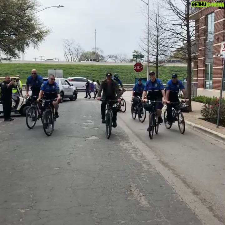Woody Harrelson Instagram - Never felt safer!! Grt group #austinpolice