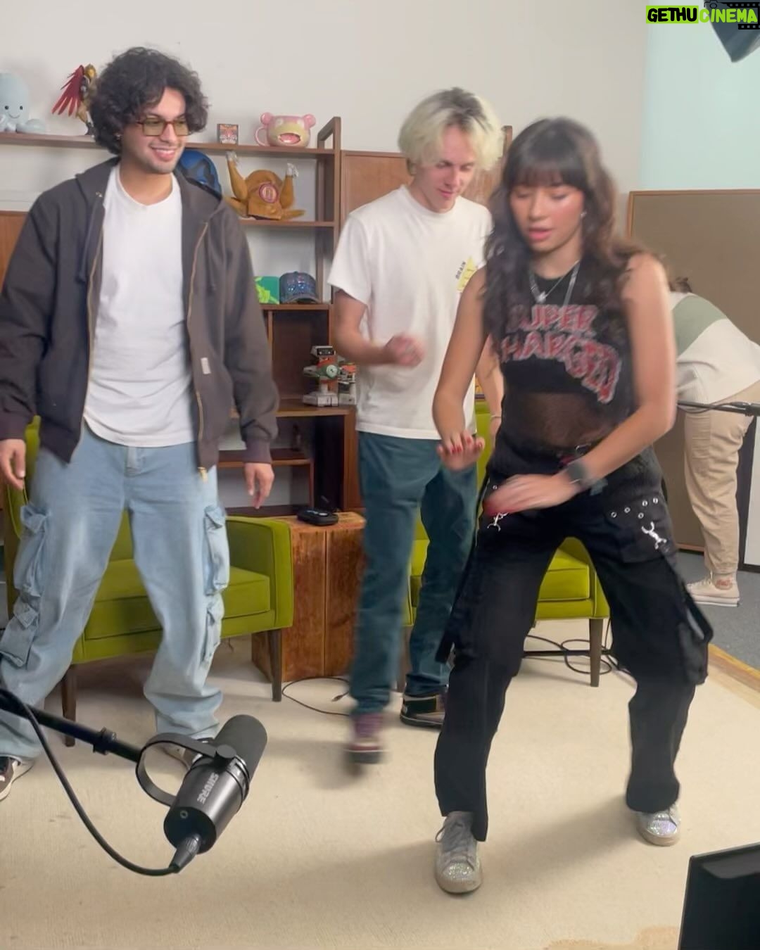 Xolo Mariduena - 364.8K Likes - Swipe to see the final version ✨
Lone Lobos with @xolo_mariduena & @thejacobbertrand ft. Special guests @_xochitl.gomez & Oshún Ramírez. Listen now 🎙️