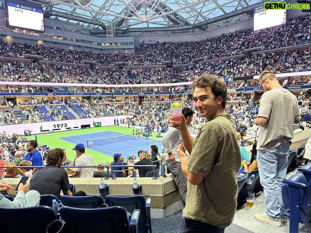 Xolo Mariduena Instagram - I’m not gonna say we were drinking honey deuces all day but…thank you @cadillac. You brought the baddest Doubles Team to ever hit SoCal. It’s always been a dream to come watch these games. 🎾💚 US Open