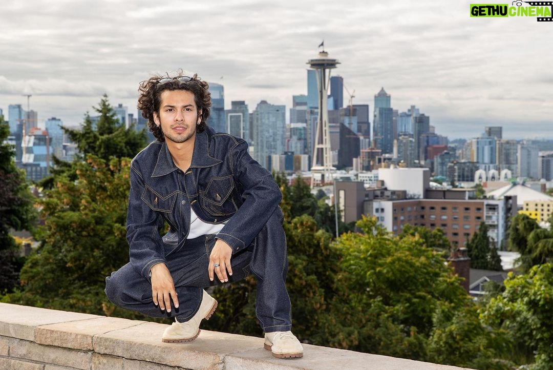 Xolo Mariduena Instagram - Thank you for a wonderful 24hrs Seattle. Chowder is unmatched. Fish mongering unparalleled.