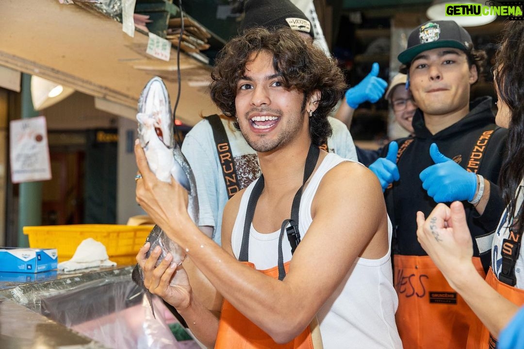 Xolo Mariduena Instagram - Thank you for a wonderful 24hrs Seattle. Chowder is unmatched. Fish mongering unparalleled.
