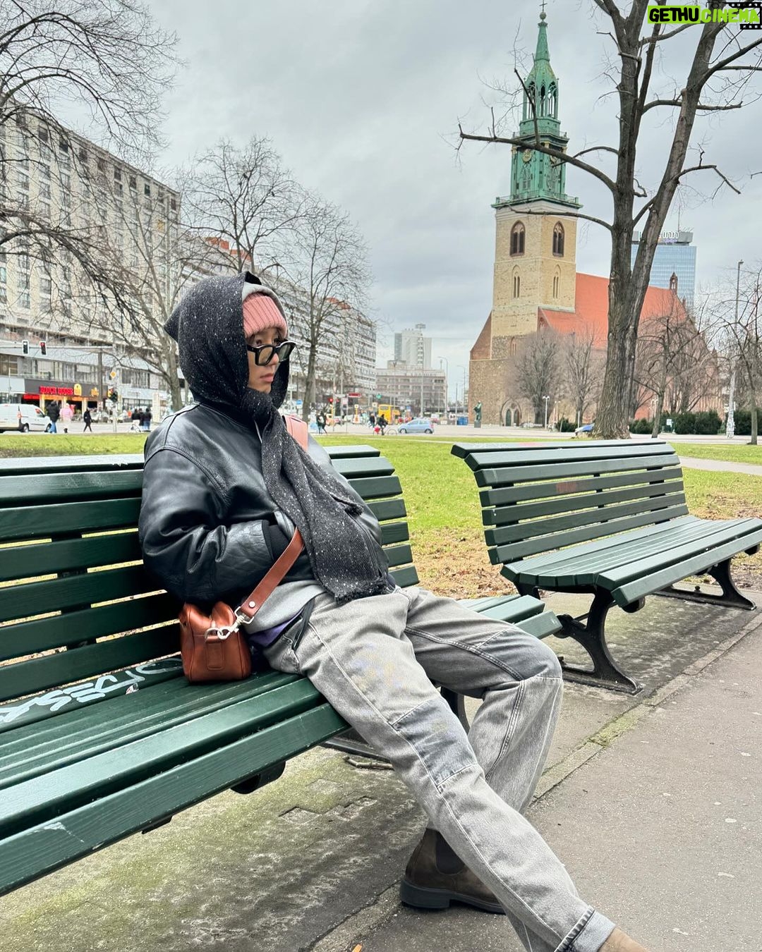 Yesung Instagram - Our daily life and life are like art ~ We all get through each day by tuning the path we walk, making each moment more beautiful. Just for the journey of life. Berlin, Germany