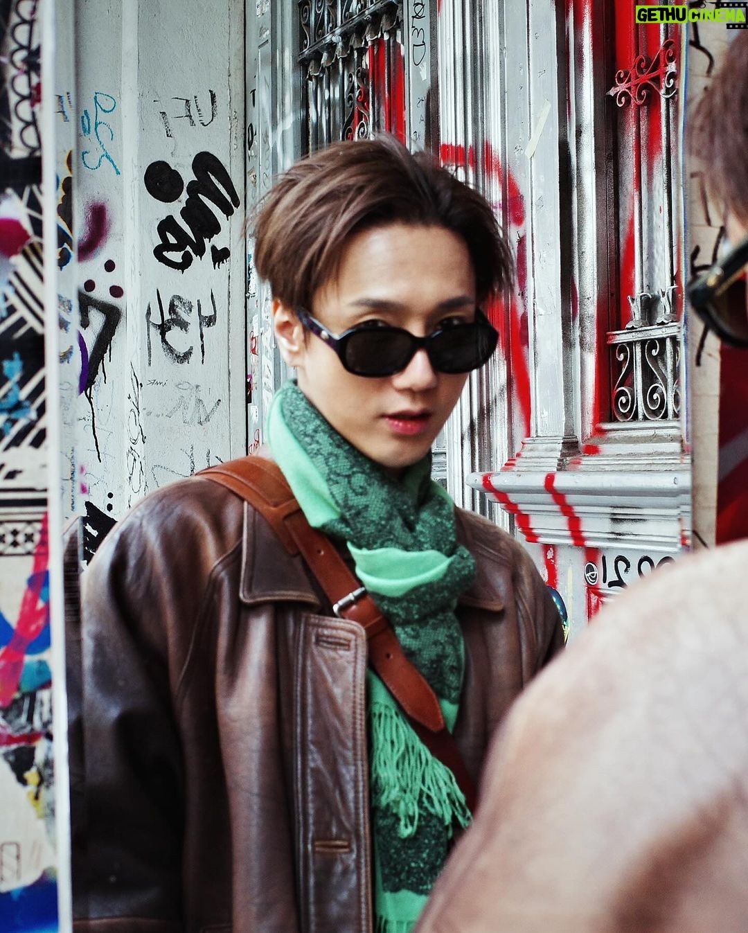 Yesung Instagram - Our daily life and life are like art ~ We all get through each day by tuning the path we walk, making each moment more beautiful. Just for the journey of life. Berlin, Germany