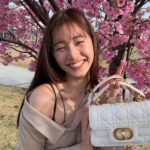 Yuko Araki Instagram – 👜🌸♡💕💓

bag : @dior 
tops : @rokhofficial 
bottom : @johnlawrencesullivan_official 
ring : @dior 
necklace : @enasoluna_official 

#fashion #ootd #bag #dior #sakura 🌸　
#diorjoaillerie #supportedbydior ♡