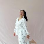 Yuko Araki Instagram - SNIDEL HOMEのイメージモデルを務めさせていただいています♡ SNIDEL HOMEは今回初めての撮影でしたが、緊張感がありながらもリラックスムードで楽しむことが出来ました☺️ 自分らしくお家でリラックスのできるアイテムが揃っています🍒 ぜひチェックしてみてください！