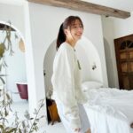 Yuko Araki Instagram – オフィシャルカレンダーイベントの応募締め切り本日23：59です☺️‼︎

大阪・博多どちらも楽しみだなぁ☺️♡