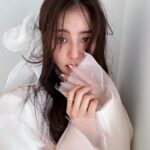 Yuko Araki Instagram – Sweet ３月号🎀🩷☺️

hair & makeup @tomoe___nakayama 
styling : @mika_ito_